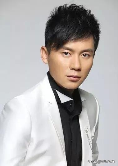 明星照片李晨,硬汉形象深入人心，魅力四射的影视巨星