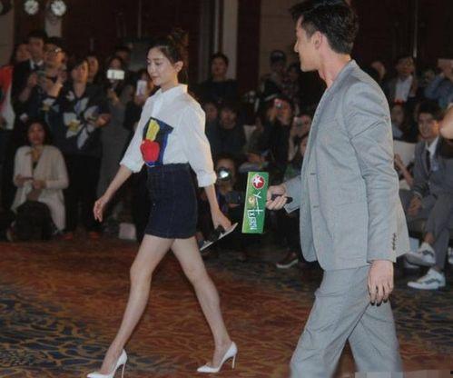 江疏影丝袜 胡歌